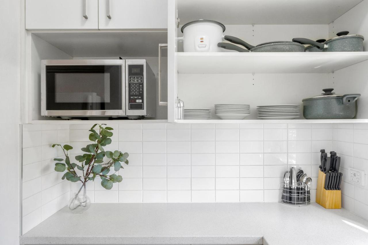 Burwood Newly Renovated 2 Bedroom Apartment シドニー エクステリア 写真